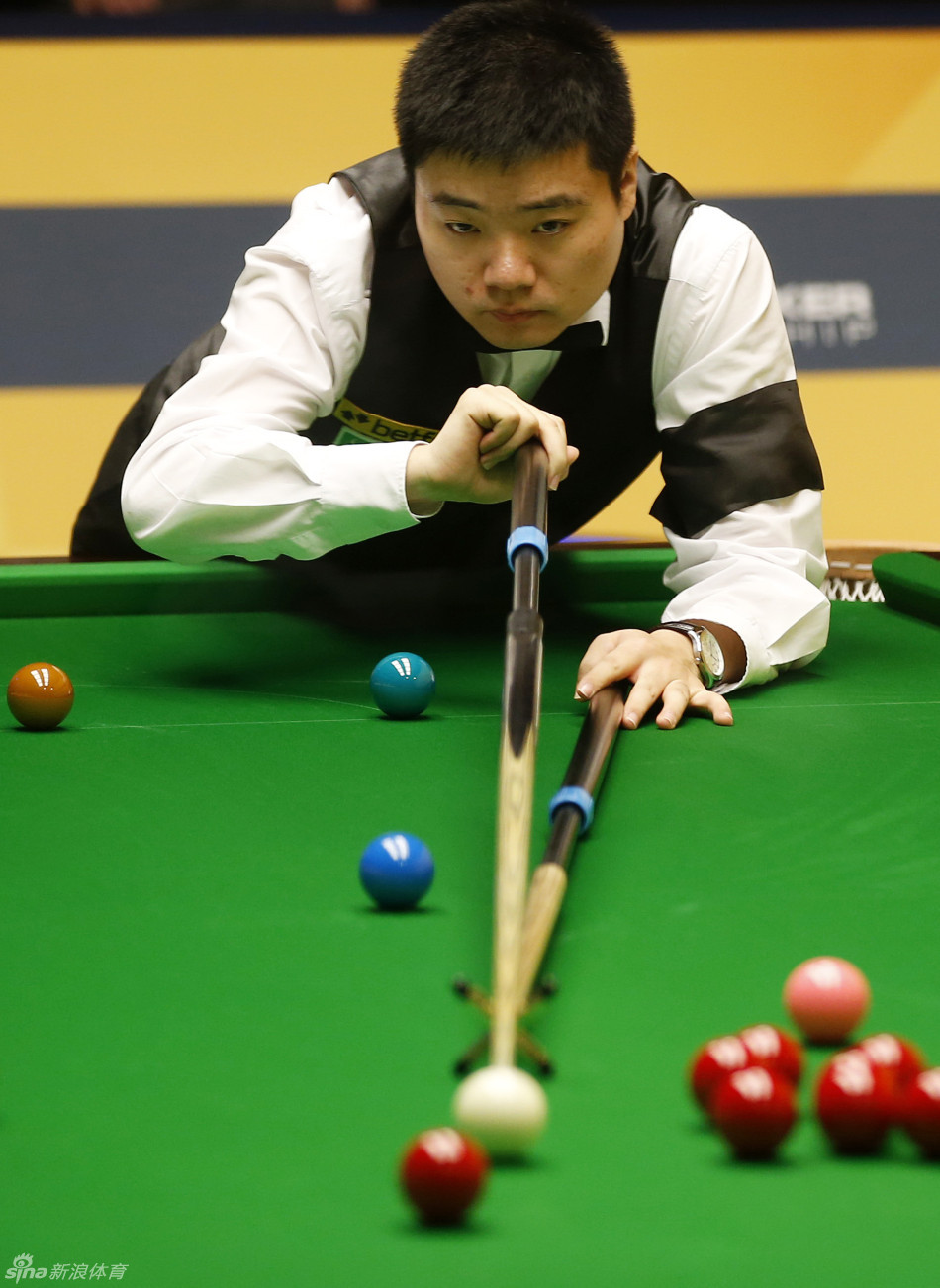 本菲卡的出 本菲卡的出