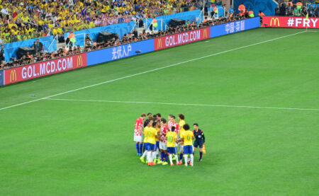 尽管这些案 尽管这些案