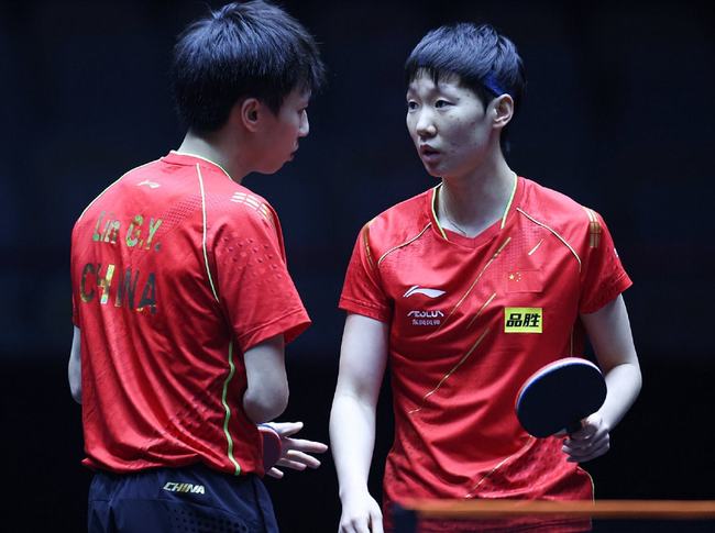 对手反手走 对手反手走