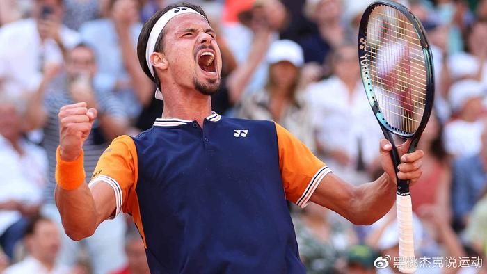 男篮半场大胜关岛!赵睿一人主导,朱俊龙+2替补齐发挥,3将打铁.